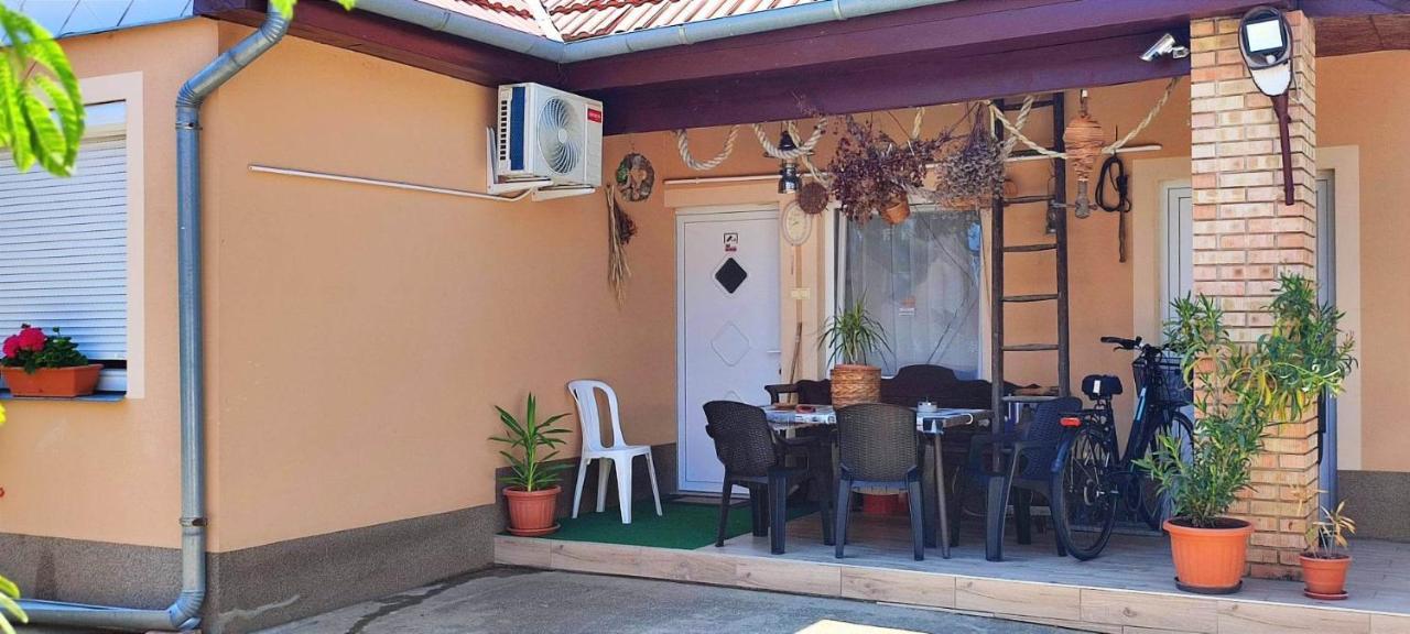 Bundik Vendeghaz Apartment Berettyoujfalu Luaran gambar