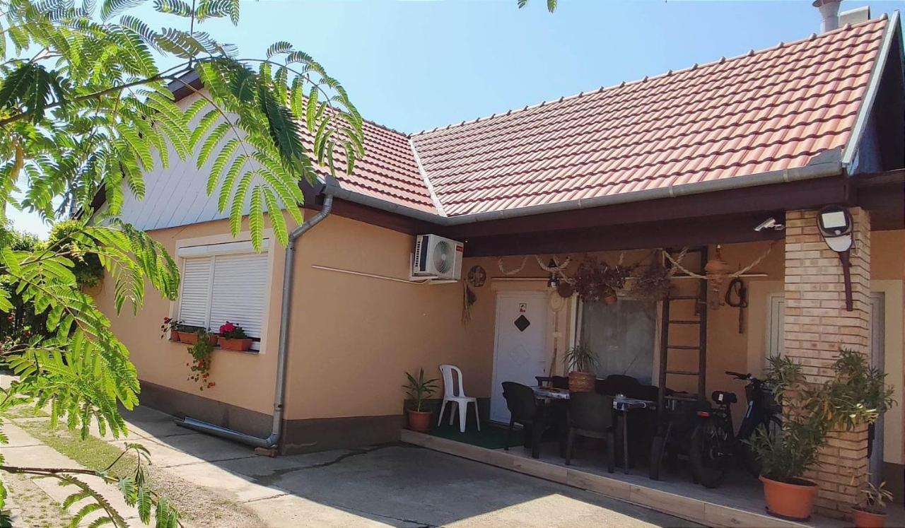 Bundik Vendeghaz Apartment Berettyoujfalu Luaran gambar