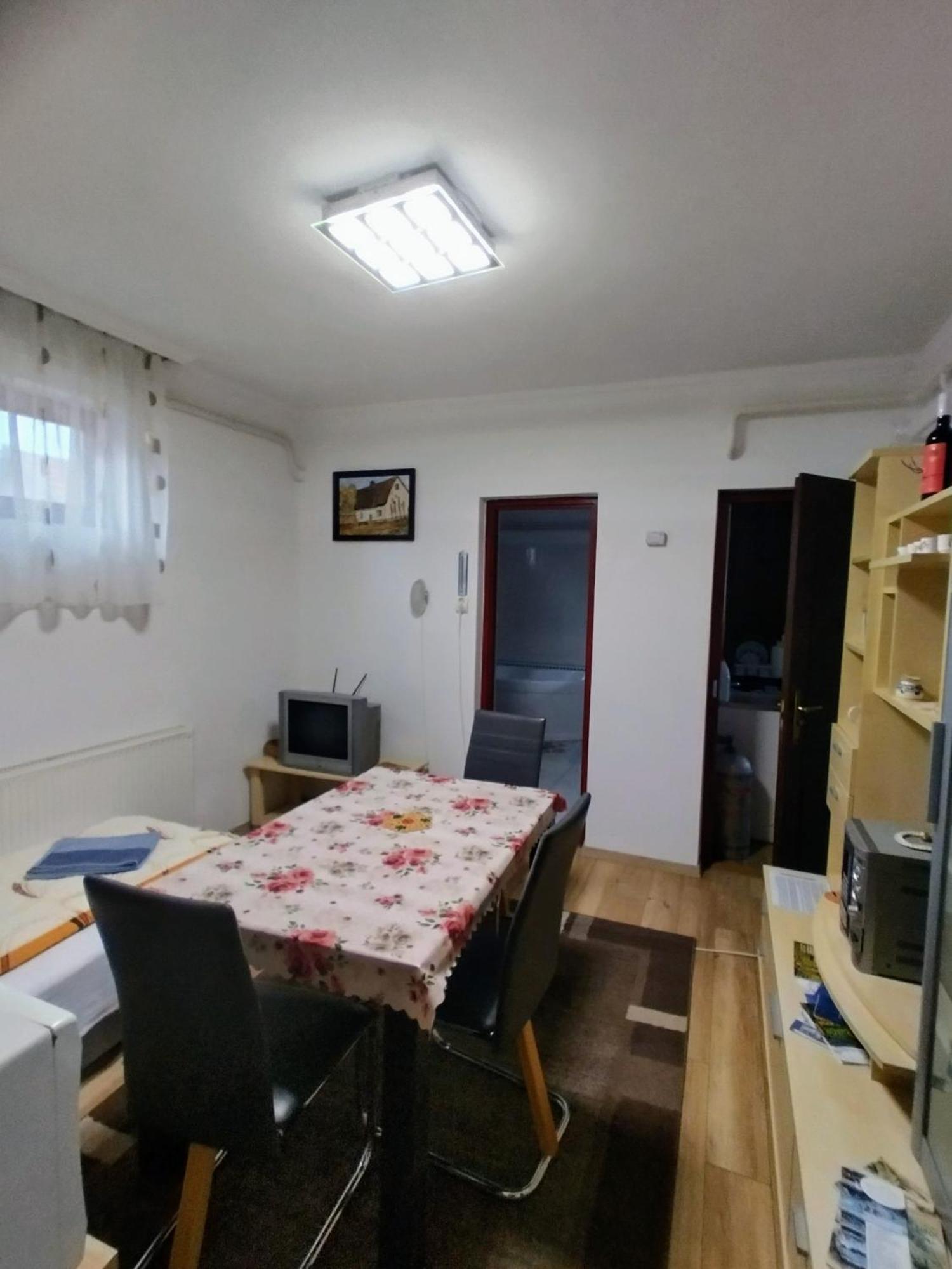 Bundik Vendeghaz Apartment Berettyoujfalu Bilik gambar