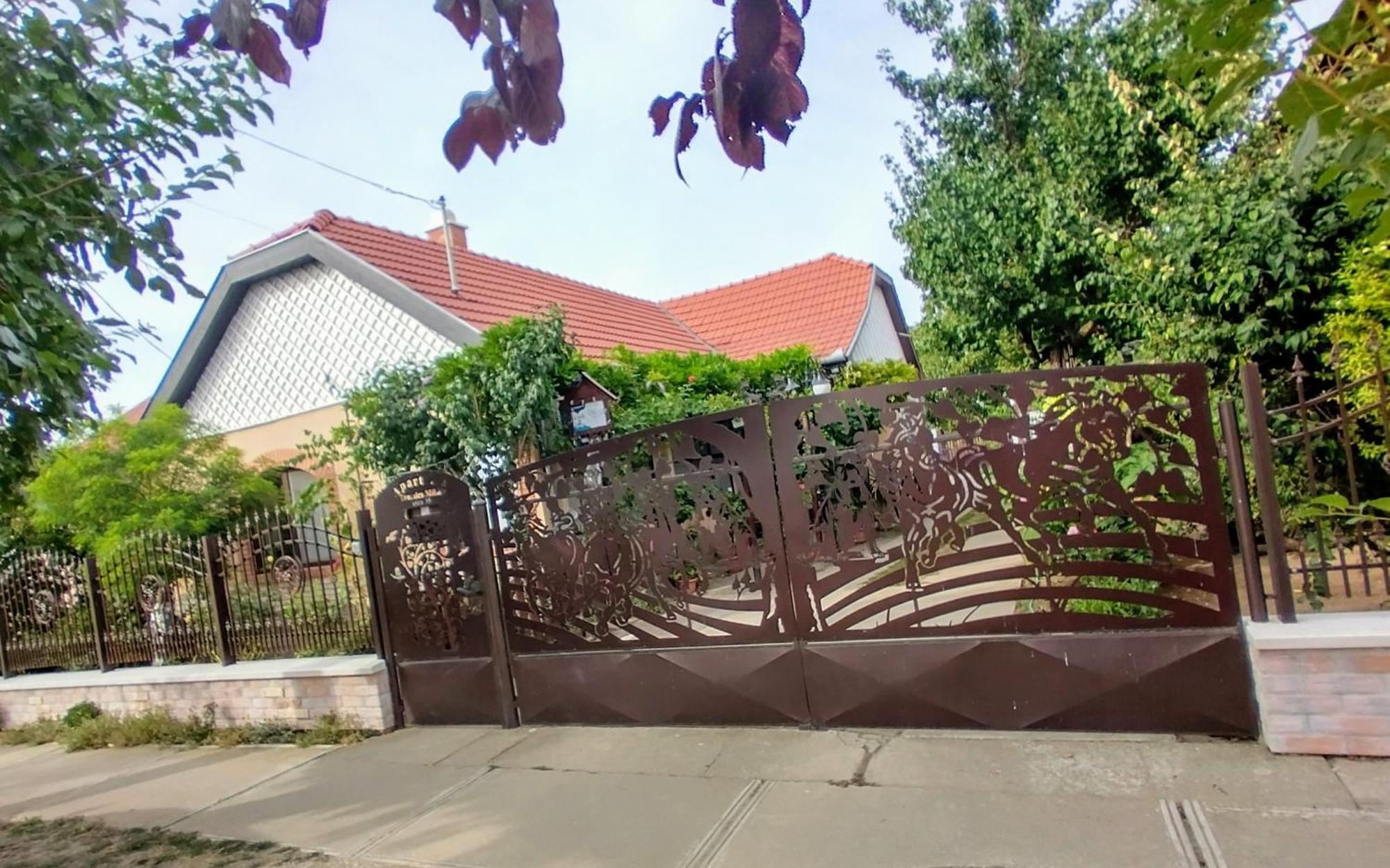 Bundik Vendeghaz Apartment Berettyoujfalu Luaran gambar